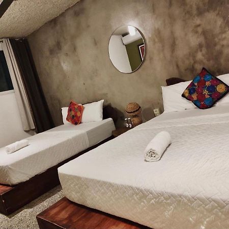 La Zona Hostel San Salvador Bagian luar foto