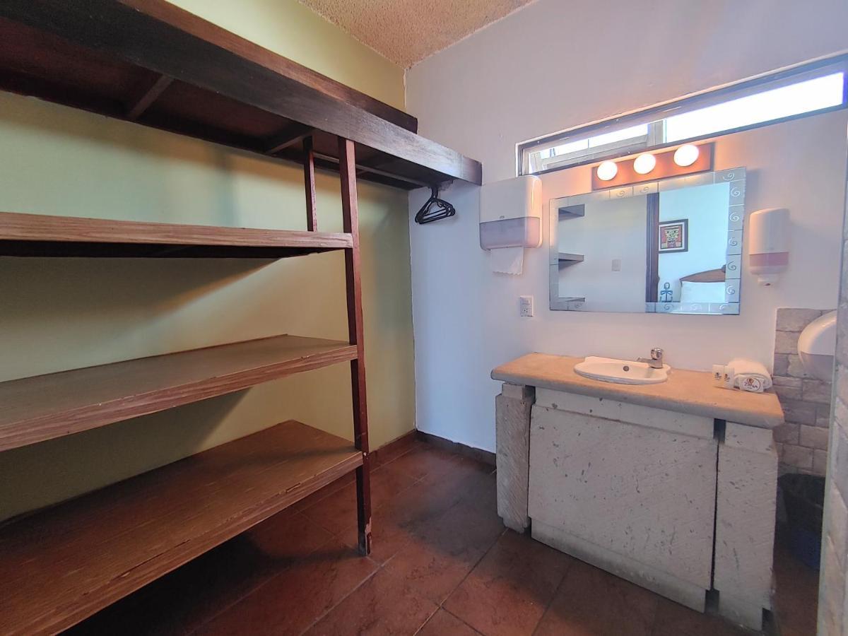 La Zona Hostel San Salvador Bagian luar foto