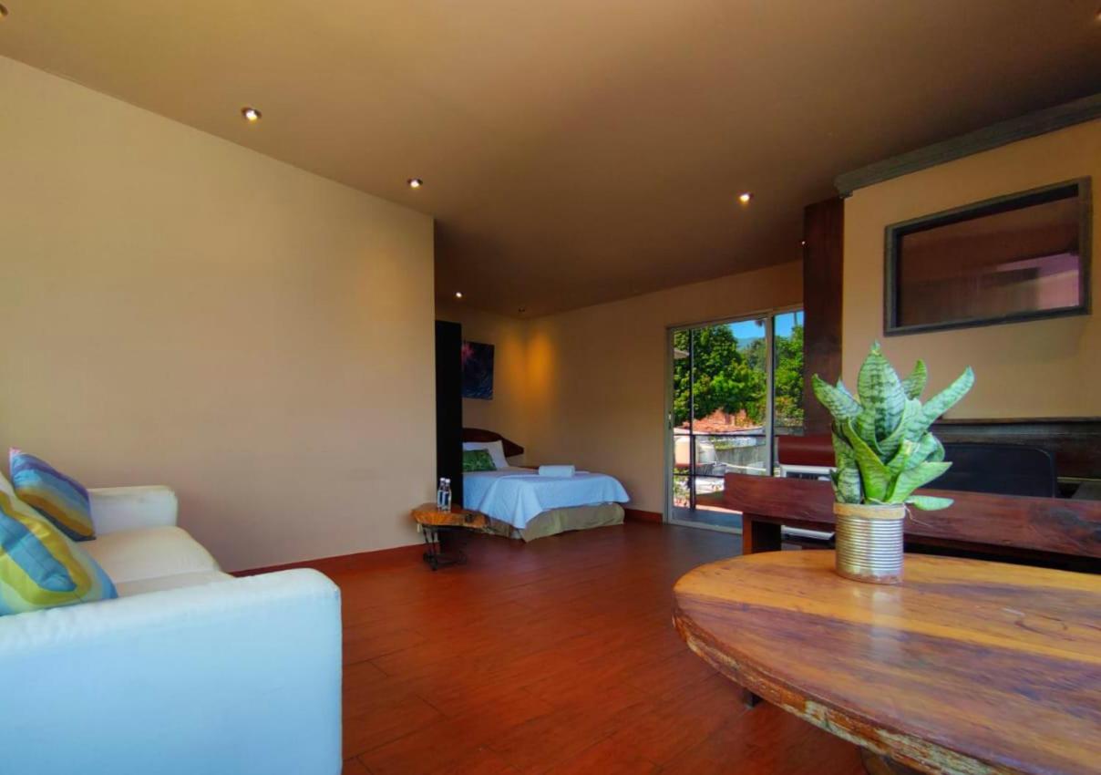 La Zona Hostel San Salvador Bagian luar foto