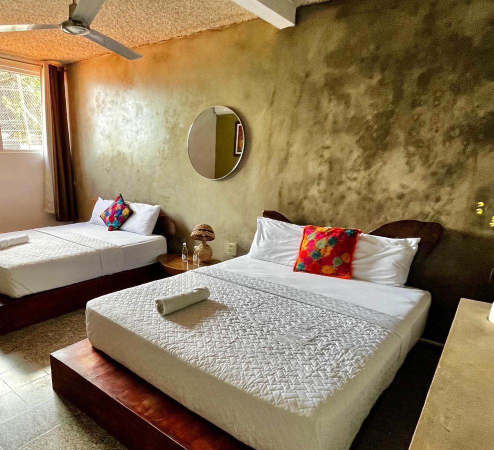 La Zona Hostel San Salvador Bagian luar foto